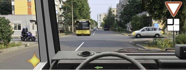 ПДД.РФ - Кому Вы обязаны уступить дорогу?