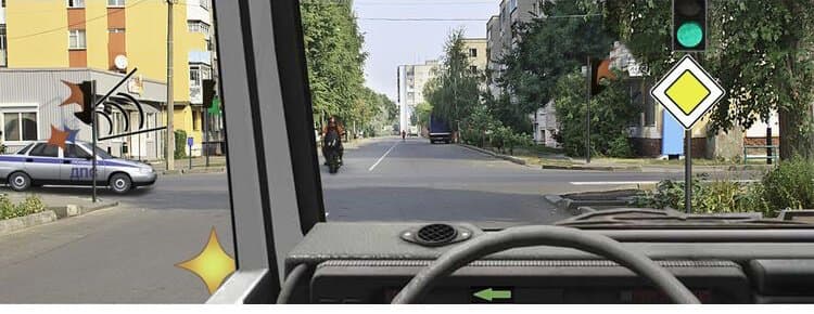 ПДД.РФ - Кому Вы должны уступить дорогу при повороте налево.